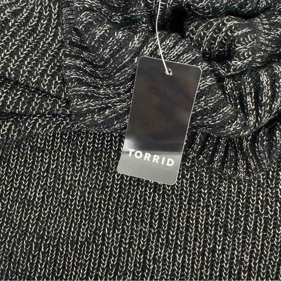 NWT Torrid Lurex Cable Pullover Cold Shoulder Turtle Neck Black Size 1 (14-16) - Picture 9 of 16